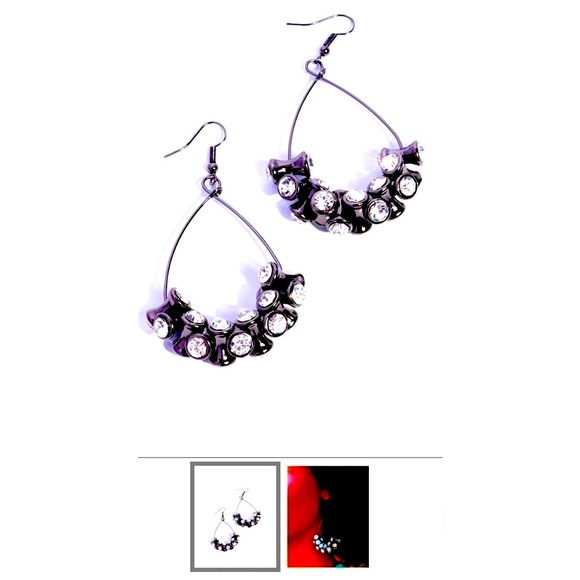 🔥⚫️🔥  STUNNING❗️PAPARAZZI “COURAGEOUS CHANDELIER” BLACK EARRINGS❗️🔥⚫️🔥 - Picture 4 of 5